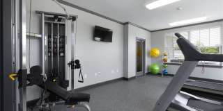 Pointe at Crestmont Apartments - Affordable Housing Gallery 5