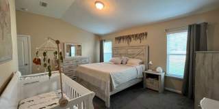 Beautiful 3 bedroom/ 2 bathroom home on the Northside- Pet Friendly!! Gallery 11