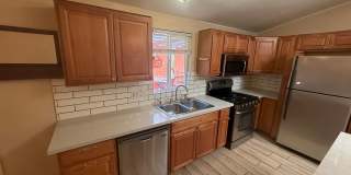 Charming home located near Russell and Mountain Vista. Gallery 10