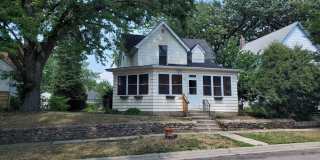 Charming 4 Bedroom Home Gallery 1