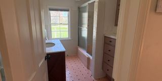 Charming 3-Bedroom Home with Spacious Backyard – Prime Location Gallery 14