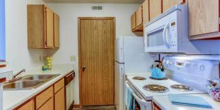 Lake Forest Apartments Gallery 4