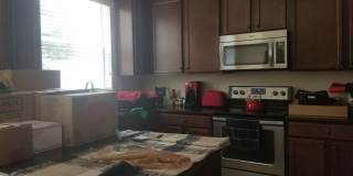 Beautiful 3 bedrooms 2.5 baths townhouse with 1 car garage in Tuscany Place Gallery 8