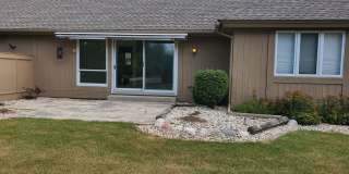 Mequon - A Stunning 3 Bedroom 3 Bath Condo Gallery 4