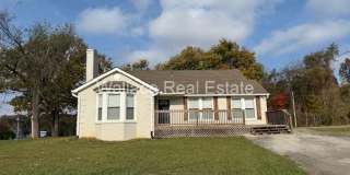 NO STEPS...UPDATED 3 BEDROOM RANCH LOCATED IN FARRAGUT!! Gallery 1