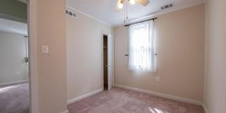Charming 2BR House in College Park Gallery 10