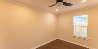 Modern Elegance in Vibrant East Austin: Chic Duplex with Stylish Upgrades, Private Oasis, Prime Location! Gallery 15