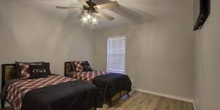 5805 Sidney Drive A - 1 Gallery 13