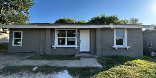 Comfortable Austin Home in a Convenient Location Comfortable Austin Home in a Convenient Location Gallery 1