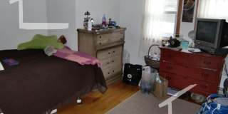 Nice 3 bed in oak square Gallery 4