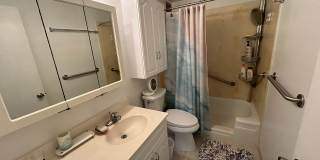 Fully furnished 1 bedroom w/ parking near Hawaii Convention Center, Ala Moana Shopping Center and Beach Park! Gallery 17