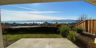 Single Story Beautiful Bay View Home Gallery 27