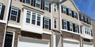 3 bed/2.5 bath Townhouse in Suncrest Village- Available 06/02/2027 Gallery 1