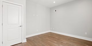 873 MOYER Street Gallery 23