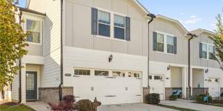 5562 Plain Field Lane Gallery 1