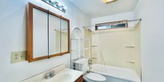 Tranquil House on Quiet South Delridge Street! Gallery 21