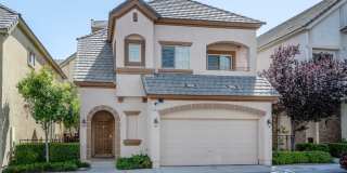 LOVELY GATED, LARGE HOME IN QUEENSRIDGE!! Gallery 1