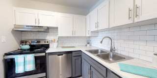 Acoma Square Gallery 23