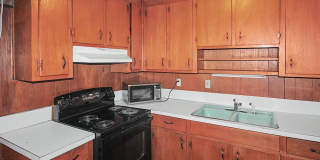 1 bedroom Condo in Cotswold Gallery 11