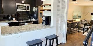 Seasonal Short-Term Venice Island Townhouse Steps from Venice Beach! Gallery 9