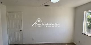 Great 4 Bd/2.5Ba Duplex with 1 Car Garage! Gallery 16