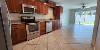 GORGEOUS Fully Renovated 2 Bedroom 2.5 Bath Plus Bonus Loft Apartment - Coral Gables Apartment Gallery 1