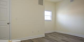 Updated 4BR House with 2 full baths and yard! Gallery 23