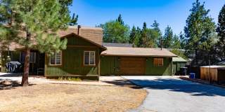 Cute Spacious Gambrel in Sugarloaf with Garage Gallery 1