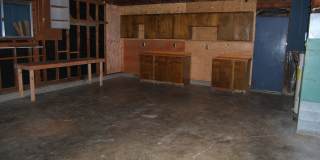 3 Bedroom Home N side of Newberg Gallery 14