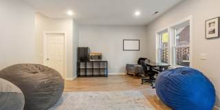Beautiful Southern Village townhome - Furnished - Mid / Long Term lease options Gallery 40