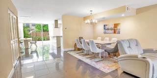 2421 Northeast 10th Street Gallery 4