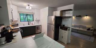 Recently Renovated 2bd/1.5ba Townhome- RARE FIND Gallery 1