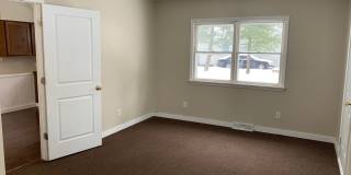 Lovely 3 Bedroom Southside Holland Gallery 9