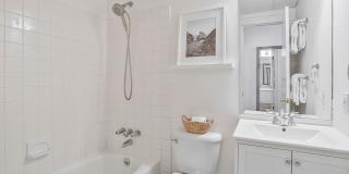 Kalorama Apartment – Renovated One-Bedroom with Private Balcony Gallery 16