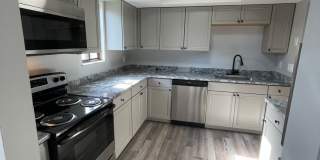 2BD/1.5BA Townhome ~ Westerville Schools ~ 1 car garage ! Move In Now! Gallery 1