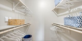 Lake Villas Apartments Gallery 13