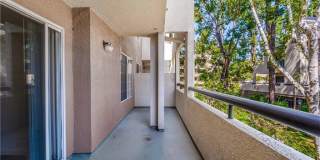 5520 Owensmouth Gallery 13