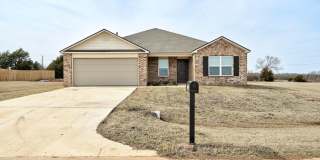 *** $250 MOVE-IN SPECIAL  *** Charming 4-Bed 2-Bath Home in Stillwater! *** $250 MOVE-IN SPECIAL  *** Gallery 1