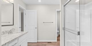 Beautiful Split Level 5 Bedroom Home - Hills of Olde Savannah Gallery 23