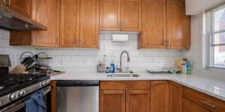 Huge 4 bed 2 bath townhouse near Northeastern with a move in special! Gallery 13