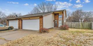 **SE Wichita -  3 BEDROOM BI-LEVEL DUPLEX** Gallery 1
