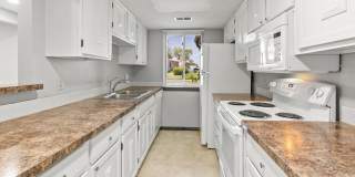 Spacious 3 Bedroom/ 3 Bath Townhouse Spacious 3 Bedroom/ 3 Bath Townhouse Gallery 6