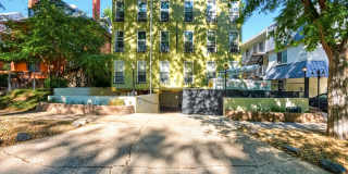 2 Bedroom condo in Denver Gallery 1