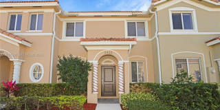 2432 SE 10th Ct Gallery 1