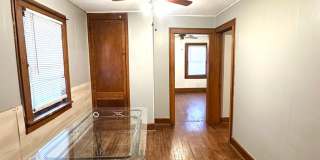 Versatile 2-Bedroom Home with Bonus Room and Spacious Yard Gallery 5