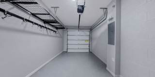 Like-New End-Unit 3 Bedroom Townhome Gallery 9