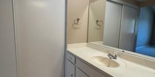East Lancaster Condo Gallery 18