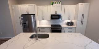 Modern Rental - South Side Gallery 4