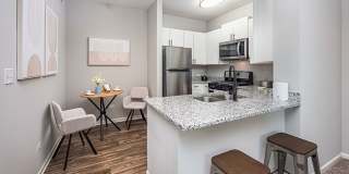 Woodlake Apartments Gallery 4