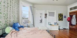 6 bed/2 bath on Rohs St., Mins. from UC for Only $600/pp ($3,600/mo)! $250 SIGN ON BONUS FOR LTO!!! Gallery 28
